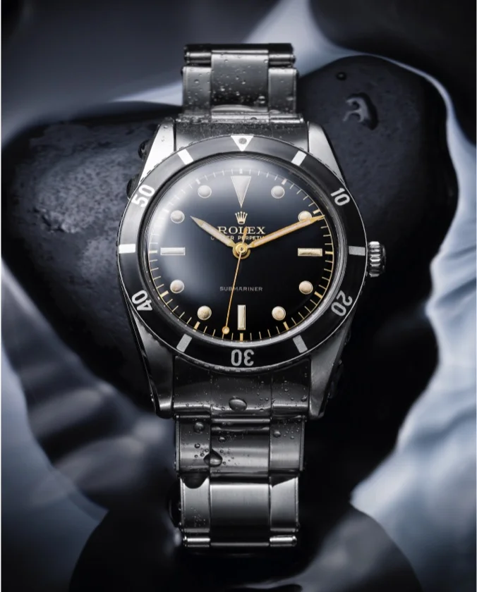 The reference dive watch Image Component Mobile