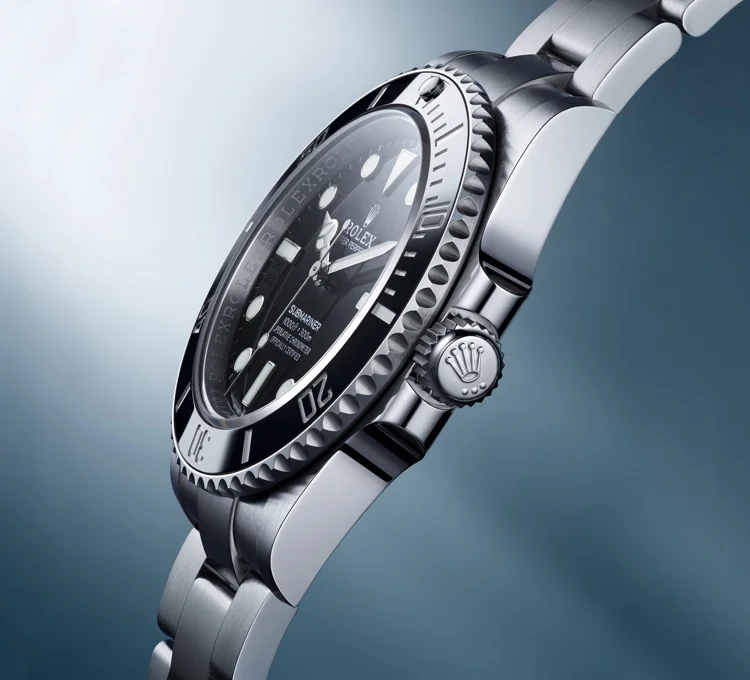 The reference 2-column mobile diving watch