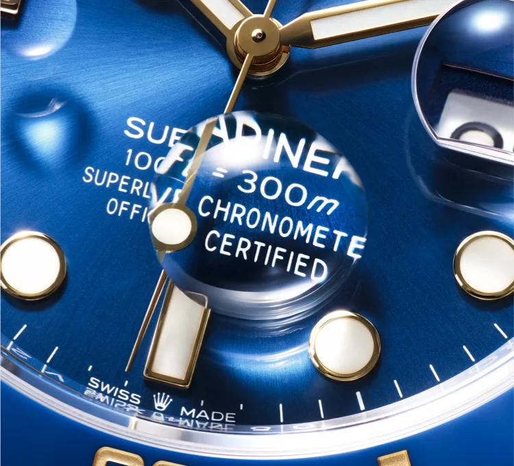 The reference 2-column mobile dive watch