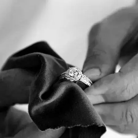 Comment nettoyer les bijoux en argent ?