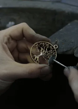 Découvrez l'univers du métier de joaillier