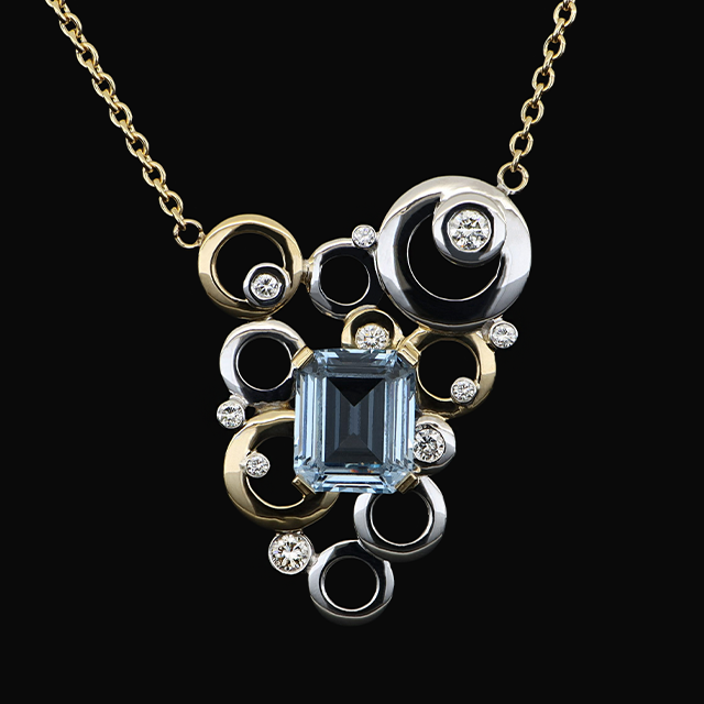 Aquamarine: a precious stone with crystalline hues