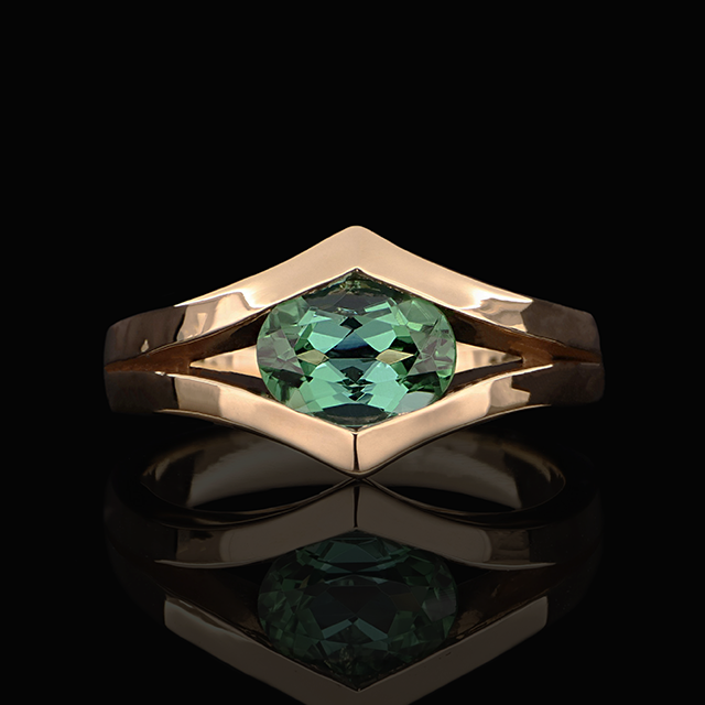 La tourmaline : Les pierres précieuses vertes : le vert à l’honneur à l’occasion de la Saint-Patrick.