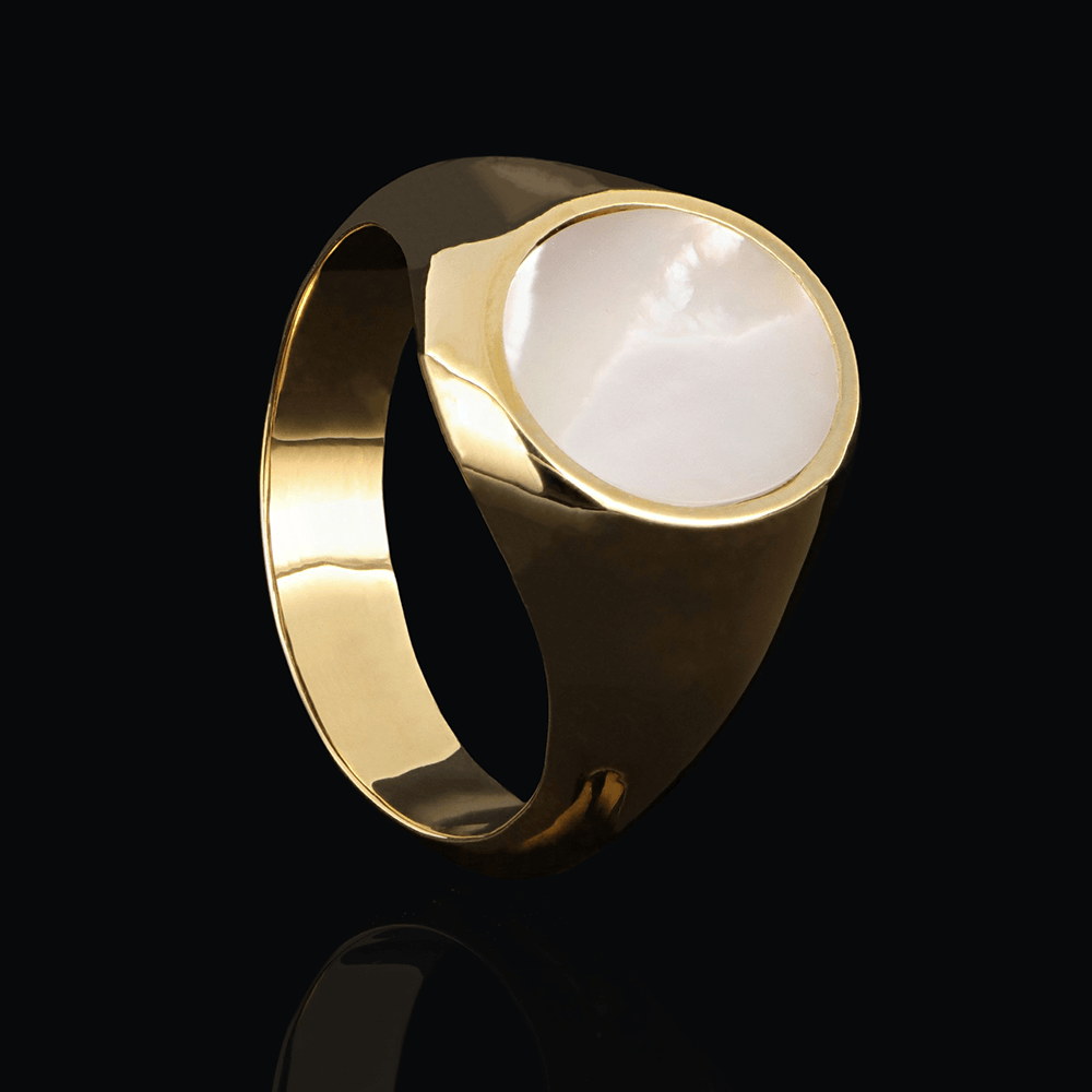Chevalière or jaune nacre blanche