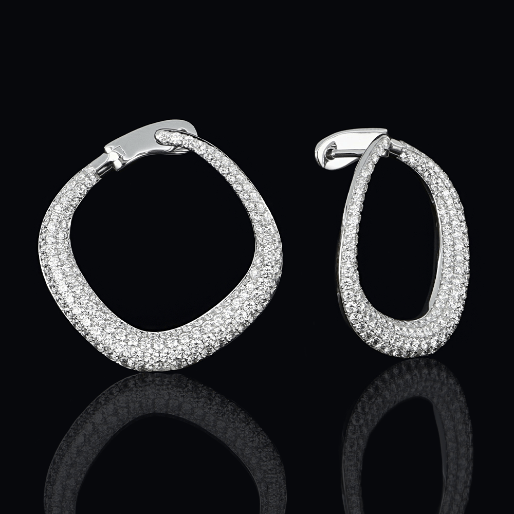 Boucles d'oreilles en or blanc, diamants blancs