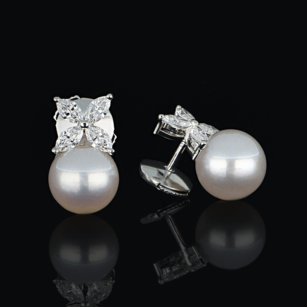 Boucles d'oreilles en or blanc, diamants blancs et perles