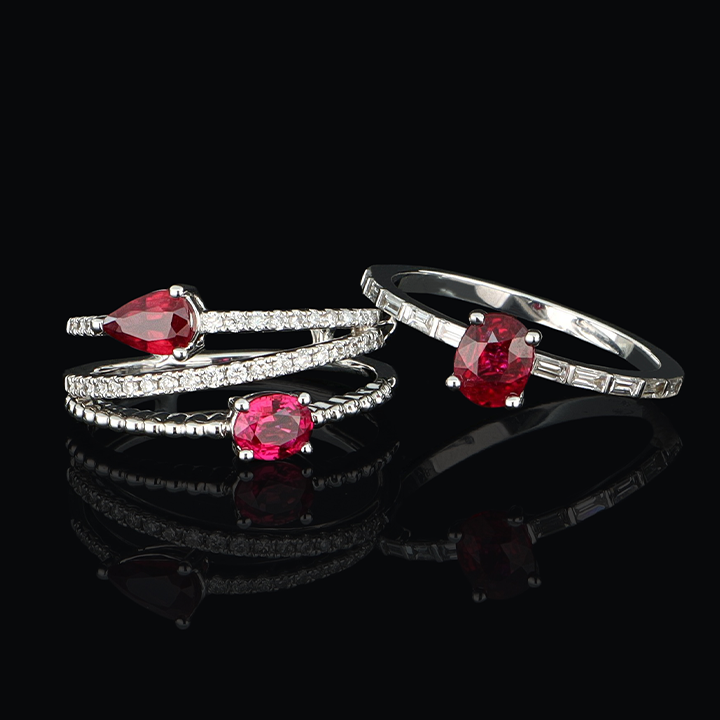 Bagues or blanc, diamants blancs et rubis.jpg